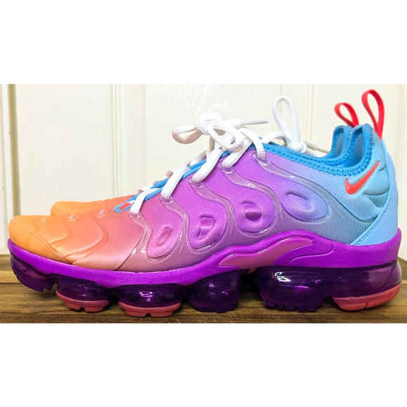 Nike Air Vapormax Plus Womens 9.5 Fuchsia Dream Crimson Sneakers FD0823-500 - Picture 3 of 9